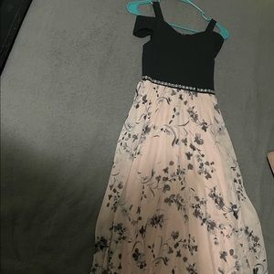 Elegant long speechless dress for kids